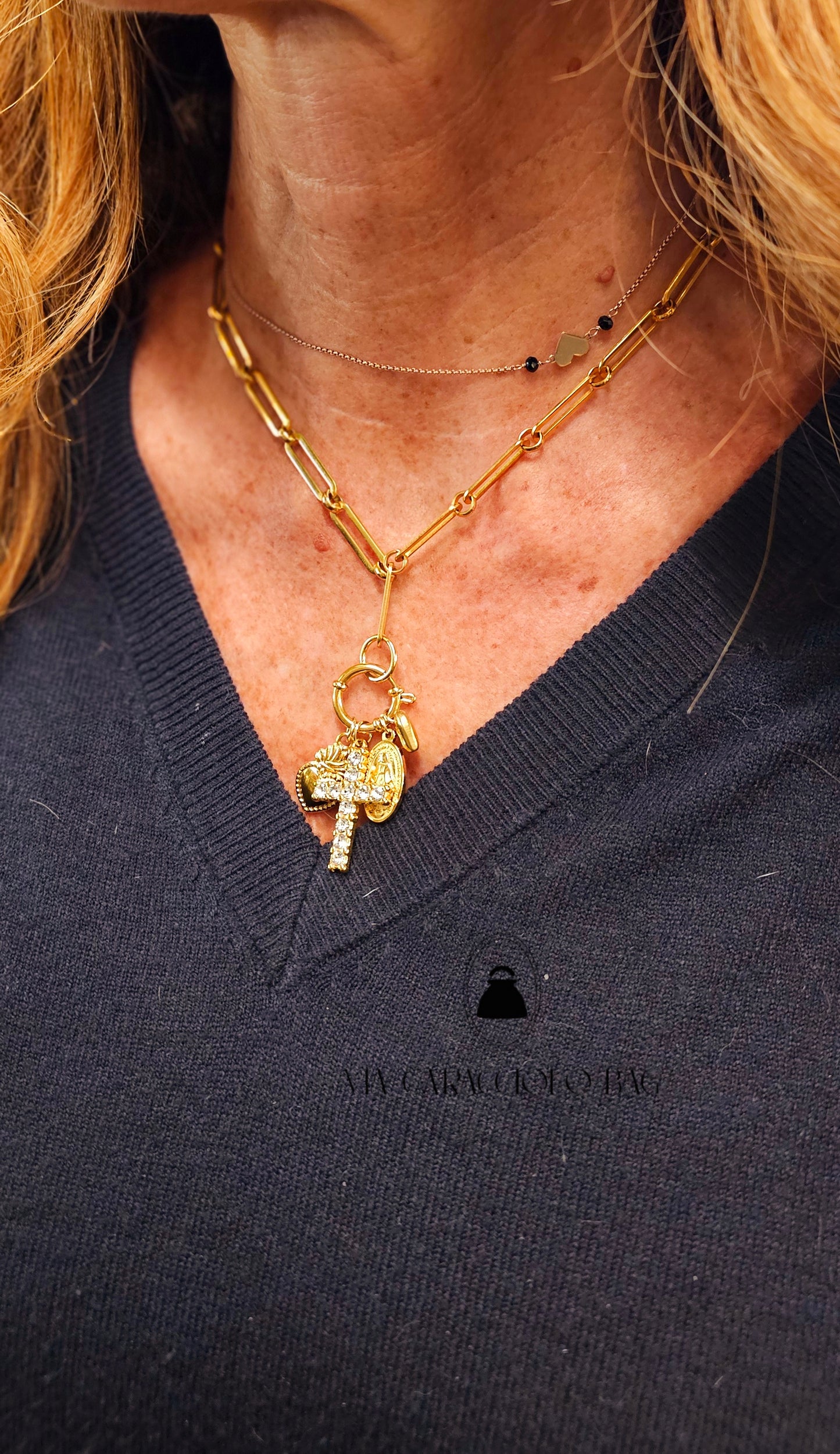 Collana con croce e medaglie sacre