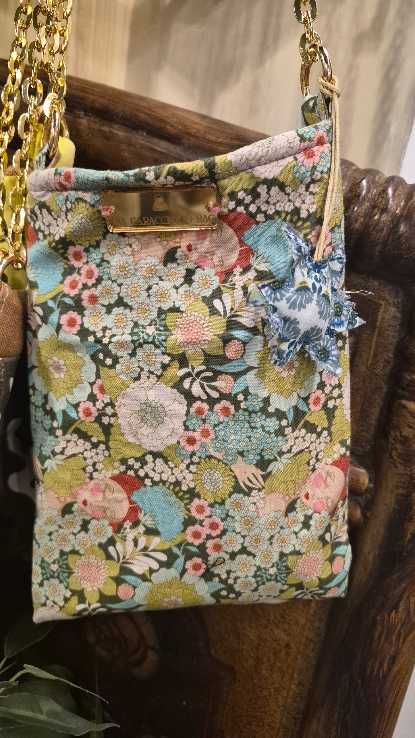 Caracciolina maxi